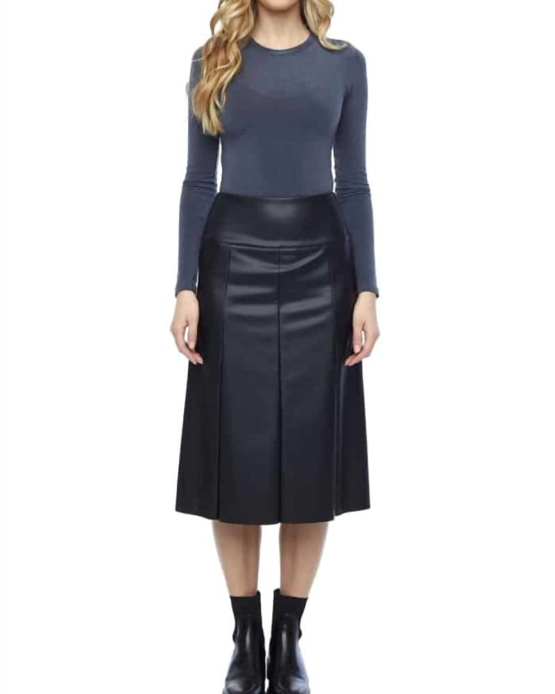 Front of a model wearing a size L Gal Vegan Leather Midi Skirt in Black in Black by iltm. | dia_product_style_image_id:339261
